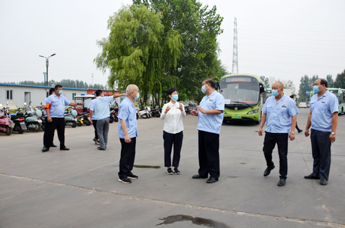 市委常委、宣傳部部長(zhǎng)王飛到我公司 督查全國文明城市建設(shè)提升工作