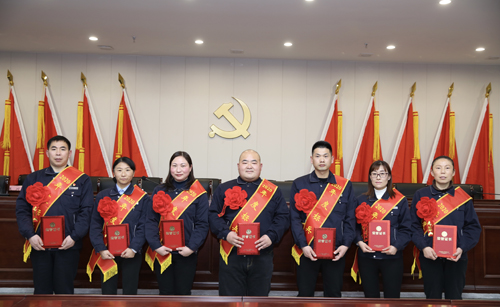 關(guān)于表彰2020年度先進(jìn)集體、先進(jìn)個(gè)人的決定