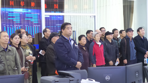 老干部們都說“集團(tuán)真暖心，做公交人真自豪！”