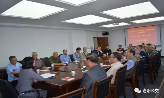 集團(tuán)黨委為離退休老干部上“不忘初心、牢記使命”主題教育專題黨課
